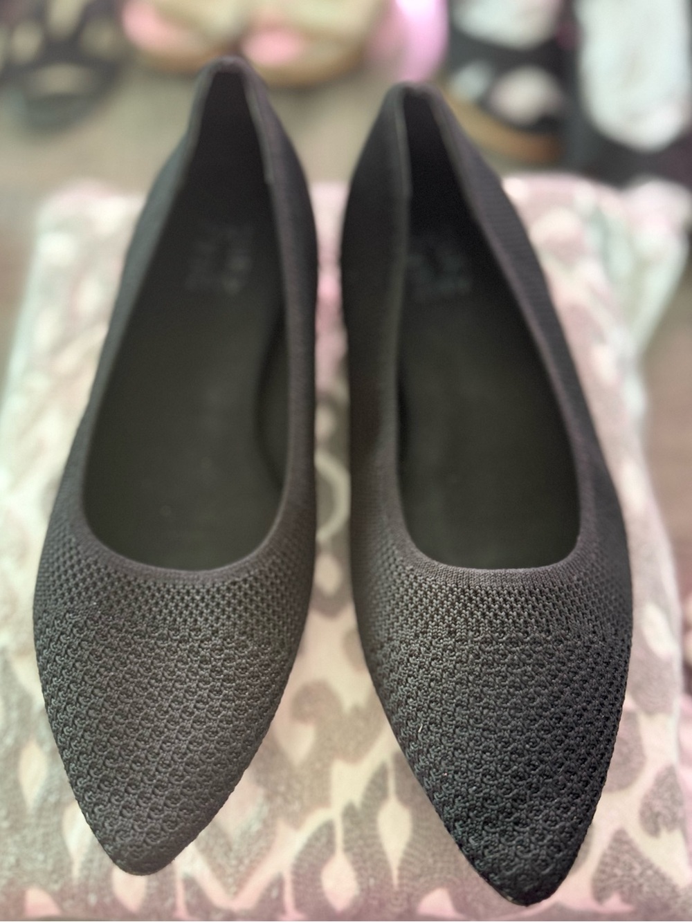 8 W Naturalizer Hunter BlackFly Knit Women’s Pointed-Toe Ballet Flats